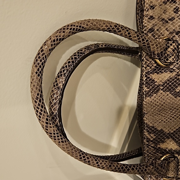 EUC Michael Kors Hamilton snakeskin bag - Picture 13 of 16